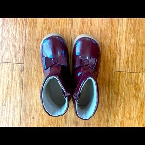 Never worn L'Amour Hilary Bow Boot, Patent Burgundy, Girls size 10